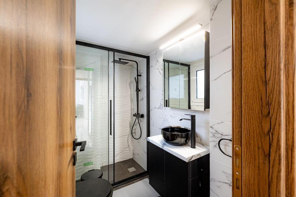 Spacious And Modern Flat At Koukaki, Near Acropolis Athens Exterior photo